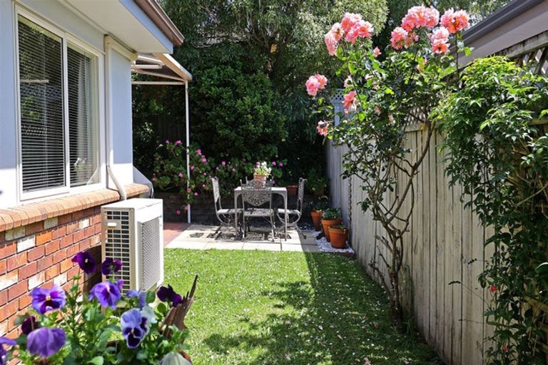 Photo of property in 18 Graven Court, Henderson, Auckland, 0612