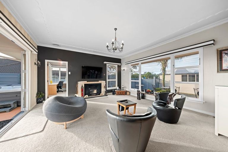 Photo of property in 124 Carrington Street, Lower Vogeltown, New Plymouth, 4310
