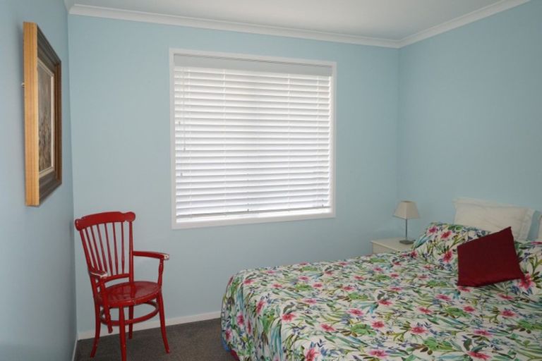 Photo of property in 9 Barbados Way, One Tree Point, 0118