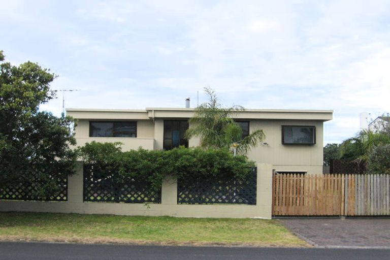 Photo of property in 15 Day Dawn Crescent, Omaha, 0986