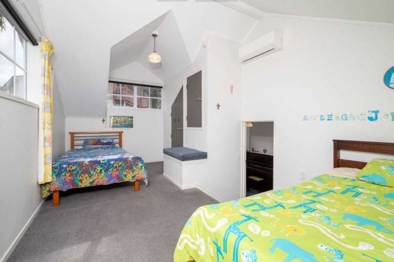 Photo of property in 48 Donovan Avenue, Massey, Auckland, 0614