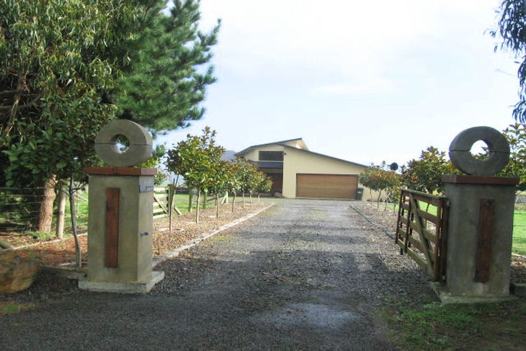 Photo of property in 270 Polson Hill Drive, Aokautere, Palmerston North, 4471