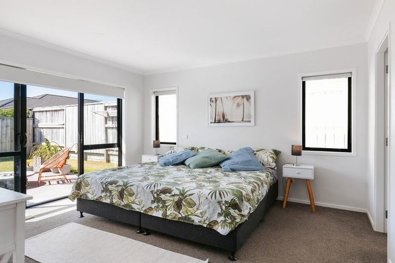 Photo of property in 6 Harding Drive, Papamoa Beach, Papamoa, 3118