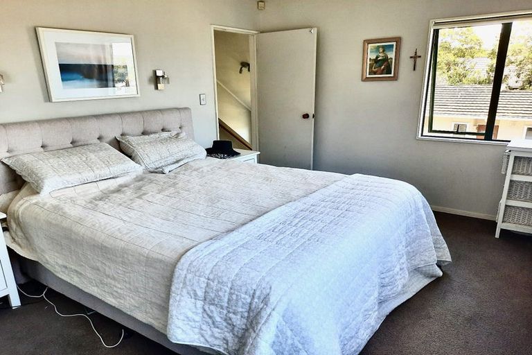 Photo of property in 216 Whangaparaoa Road, Red Beach, 0932