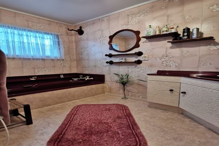 Photo of property in 15 Bickerstaffe Road, Maungaturoto, 0520