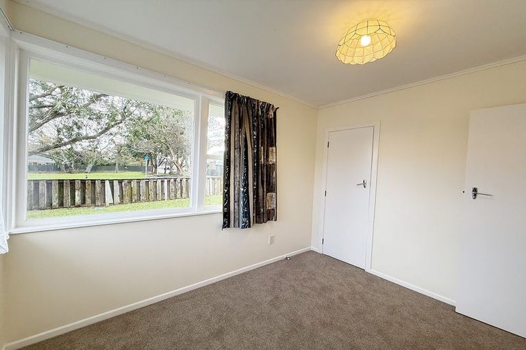 Photo of property in 1/6 Edgewater Drive, Pakuranga, Auckland, 2010