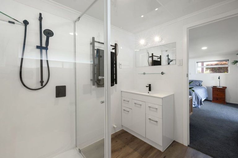 Photo of property in 1 Morrow Avenue, St Andrews, Hamilton, 3200