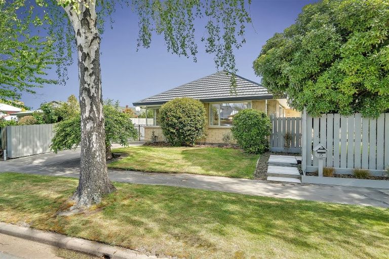 Photo of property in 15 Tyndale Place, Ilam, Christchurch, 8041