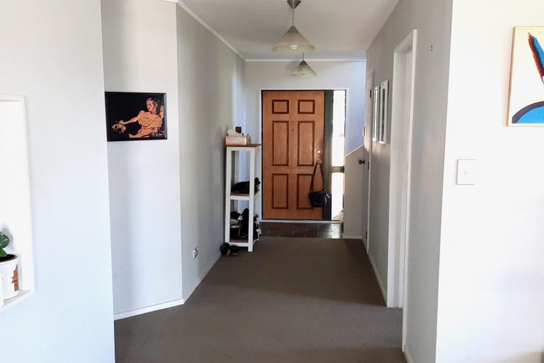 Photo of property in 216 Whangaparaoa Road, Red Beach, 0932
