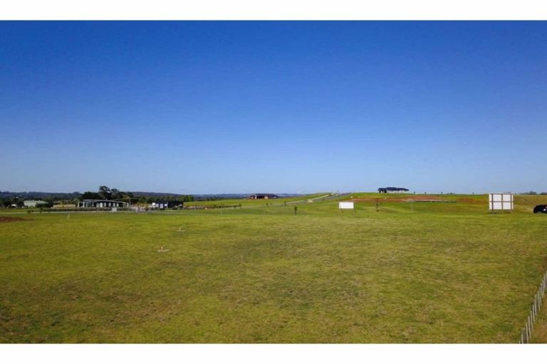 Photo of property in 4 Fernbird Grove, Kerikeri, 0294