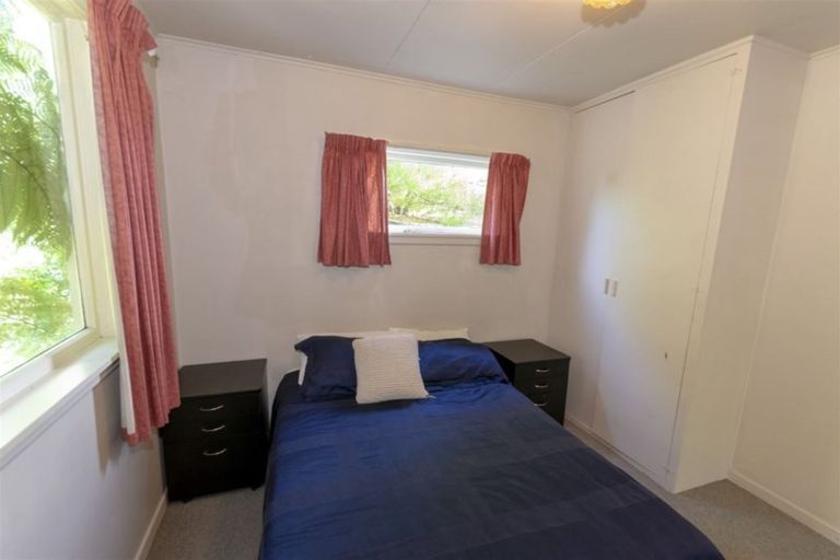 Photo of property in 50 Queens Avenue, Waikuku Beach, 7402