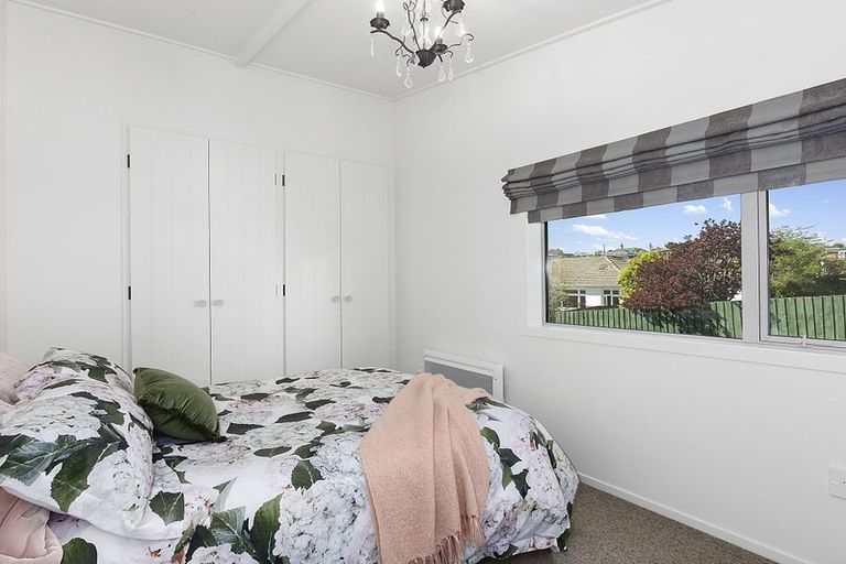 Photo of property in 42 Crosby Street, Mornington, Dunedin, 9011