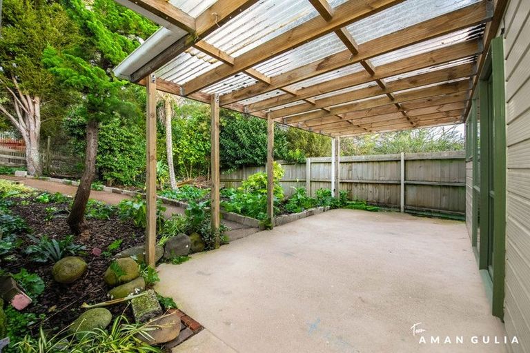 Photo of property in 129 Sunnyside Road, Sunnyvale, Auckland, 0612