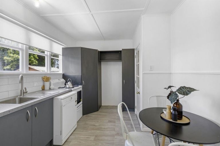 Photo of property in 1/87 Cambridge Terrace, Waterloo, Lower Hutt, 5011