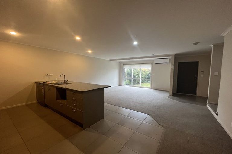 Photo of property in 18 Akeake Lane, Manurewa, Auckland, 2102
