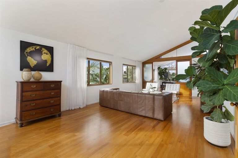 Photo of property in 7a Church Street, Northcote Point, Auckland, 0627