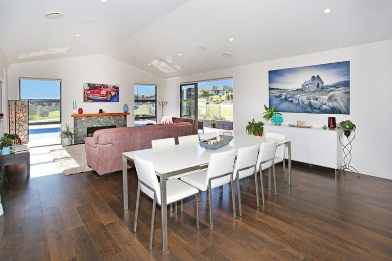 Photo of property in 11 Bernora Crescent, Bombay, 2675