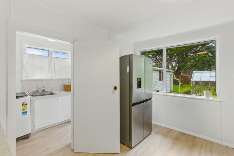 Photo of property in 96 Main Road, Titahi Bay, Porirua, 5022