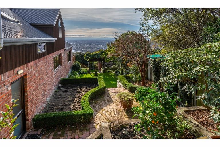 Photo of property in 9 Amherst Place, Cashmere, Christchurch, 8022