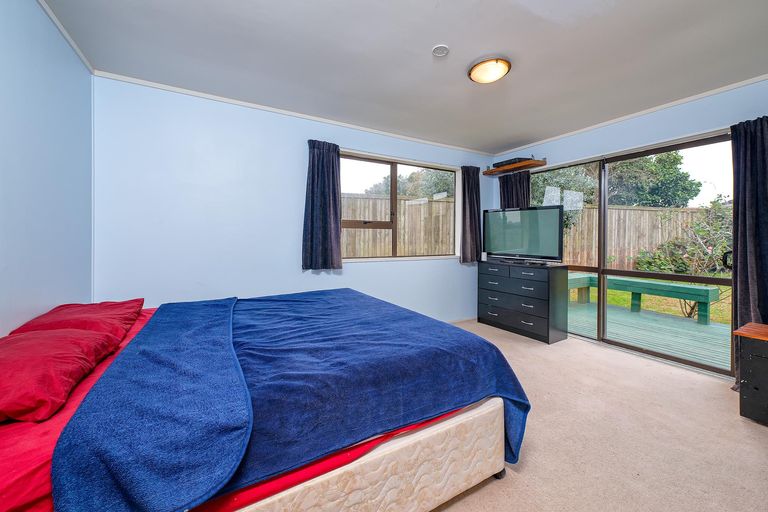 Photo of property in 13 Suwyn Place, Weymouth, Auckland, 2103