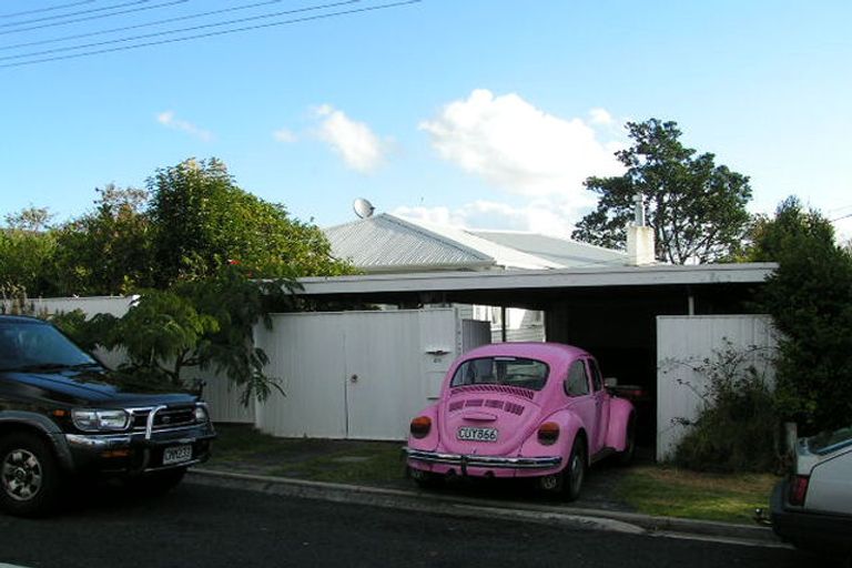 Photo of property in 28 Pine Ridge Terrace, Hauraki, Auckland, 0622