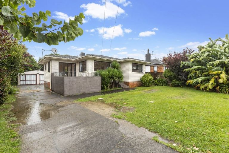 Photo of property in 6 Coles Place, Manurewa, Auckland, 2102