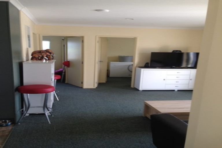 Photo of property in 14 Oxford Street, Fairfield, Hamilton, 3214