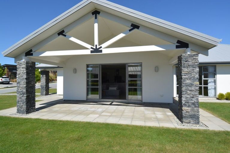 Photo of property in 4 Avalanche Place, Wanaka, 9305