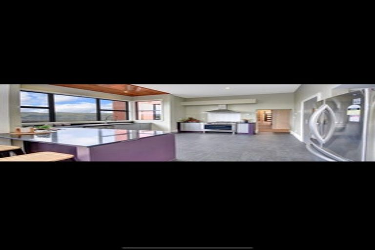 Photo of property in 16 Ascog Road, Ravensbourne, Dunedin, 9022