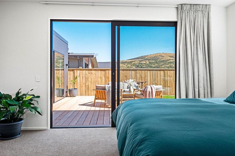 Photo of property in 18 Plough Street, Jacks Point, 9371