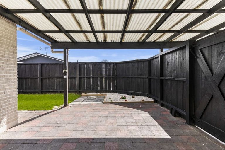 Photo of property in 2/49 Larne Avenue, Pakuranga Heights, Auckland, 2010