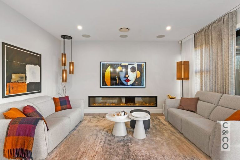 Photo of property in 21 Vogwill Road, Kumeu, 0810