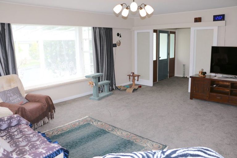 Photo of property in 3 Ardal Grove, Tirohanga, Lower Hutt, 5010