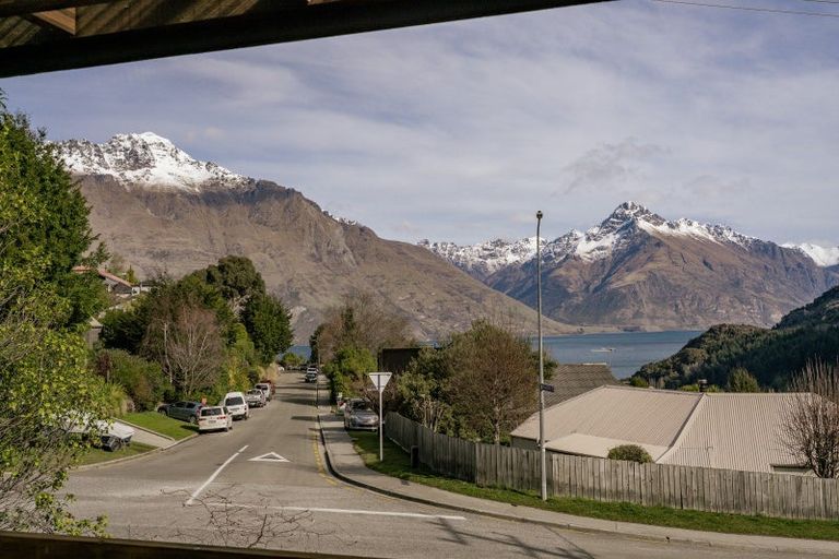 Photo of property in 218 Fernhill Road, Sunshine Bay, Queenstown, 9300