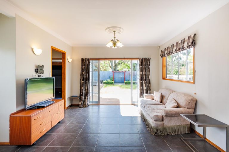 Photo of property in 21 Alan Street, Palmerston North, 4414