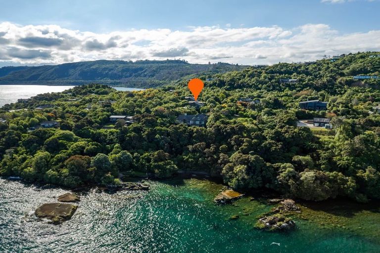 Photo of property in 8 Whakamoenga Point, Acacia Bay, Taupo, 3385