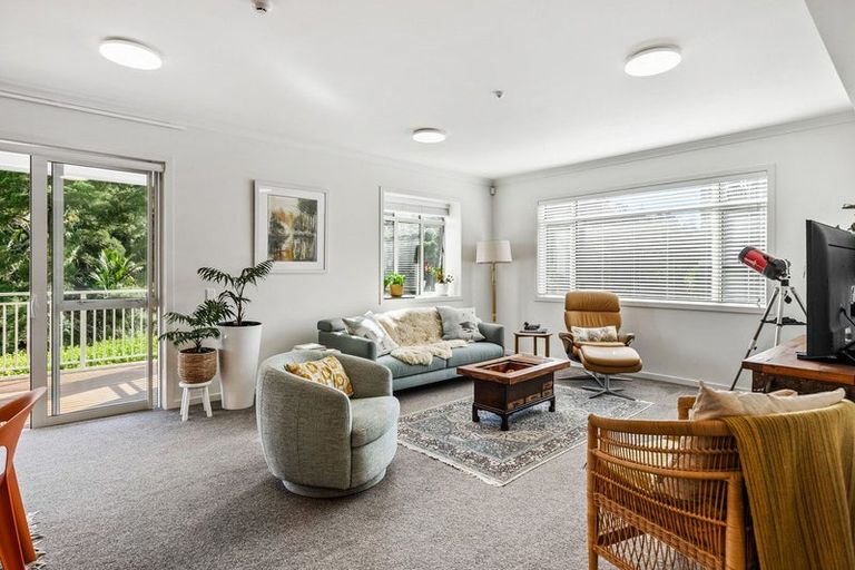 Photo of property in 90 Eaves Bush Parade, Orewa, 0931