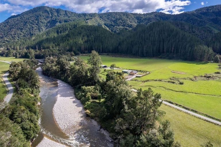 Photo of property in 61 Matiri West Bank Road, Matiri, Murchison, 7077