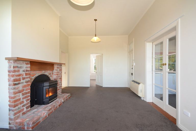 Photo of property in 22 Queen Street, Brighton, Dunedin, 9035