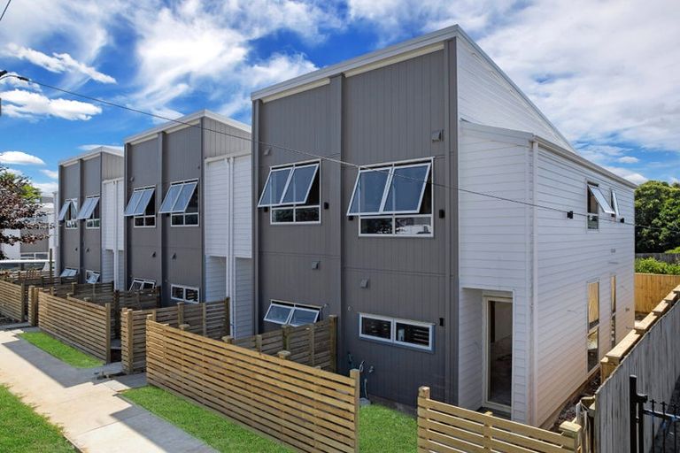 Photo of property in 30 Carruth Road, Papatoetoe, Auckland, 2025