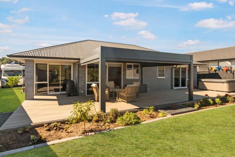 Photo of property in 107 Awataha Crescent, Pyes Pa, Tauranga, 3110