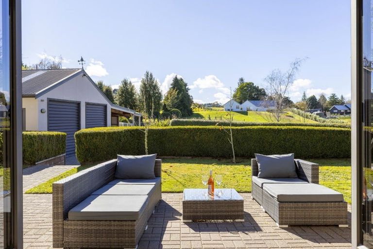 Photo of property in 214 Mapara Road, Acacia Bay, Taupo, 3385