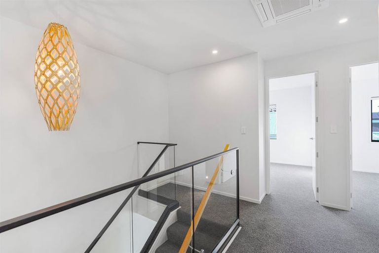 Photo of property in 1a Mcfaddens Road, St Albans, Christchurch, 8052