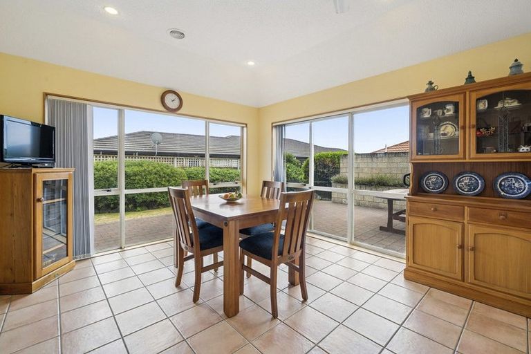Photo of property in 21 Kotuku Drive, Paraparaumu Beach, Paraparaumu, 5032