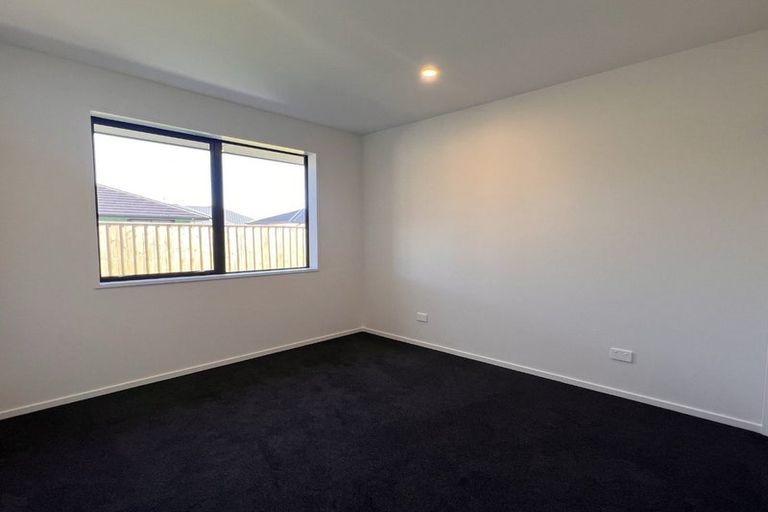 Photo of property in 132 Shillingford Boulevard, Rolleston, 7615