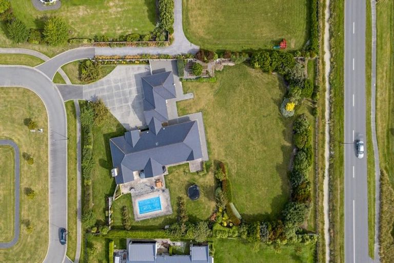 Photo of property in 8 Rotherham Drive, West Melton, 7618