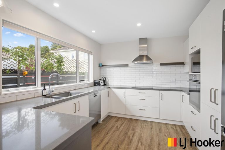 Photo of property in 3 Danden Way, Pukekohe, 2120