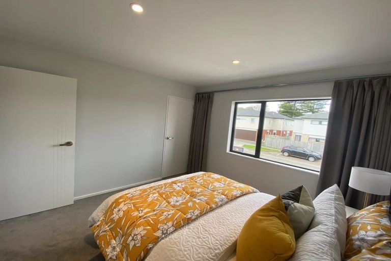 Photo of property in 50 Bordeaux Parade, Te Atatu South, Auckland, 0610