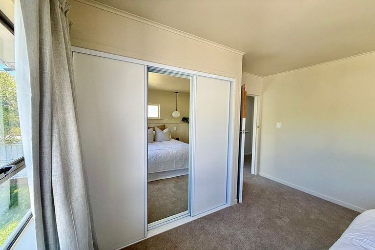 Photo of property in 32 Rosier Road, Glen Eden, Auckland, 0602