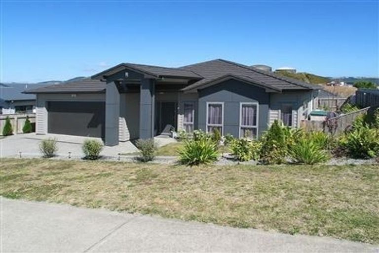 Photo of property in 4 Kaimai Place, Aotea, Porirua, 5024